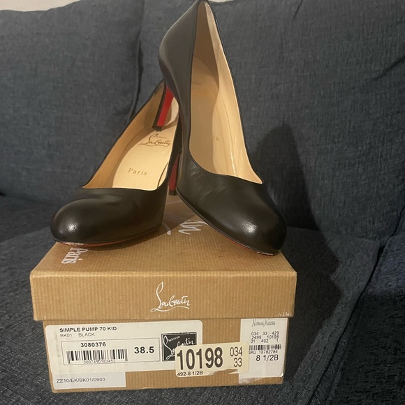 Christian Louboutin - Picture 2 of 7